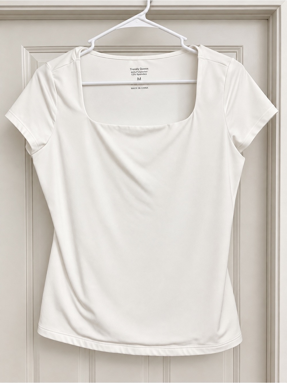 Trendy Queen White Square Neck Short Sleeve Tee